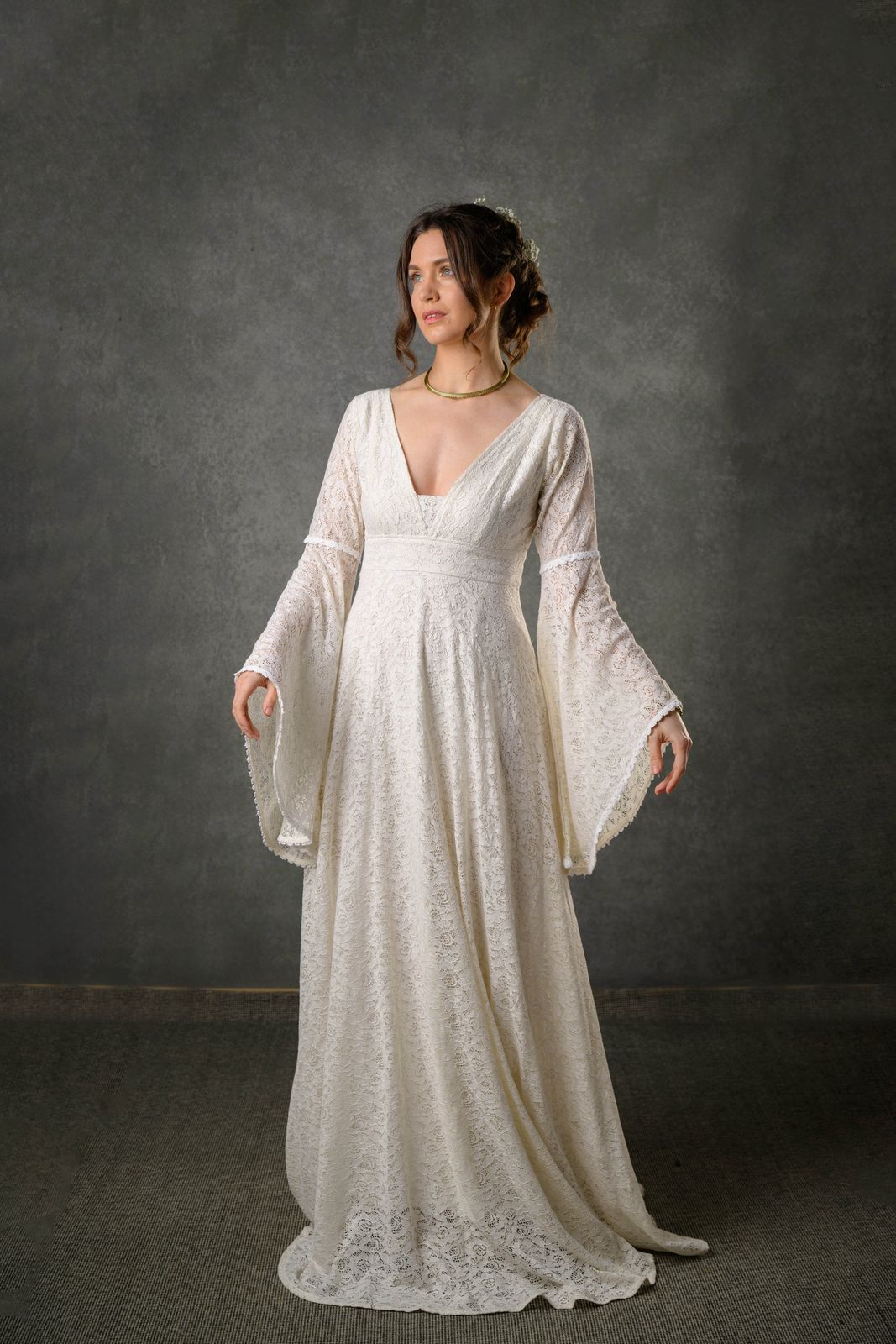 Mo Chro Wedding Dress Large - 14 UK Mo Chro Wedding Dress Large - 14 UK